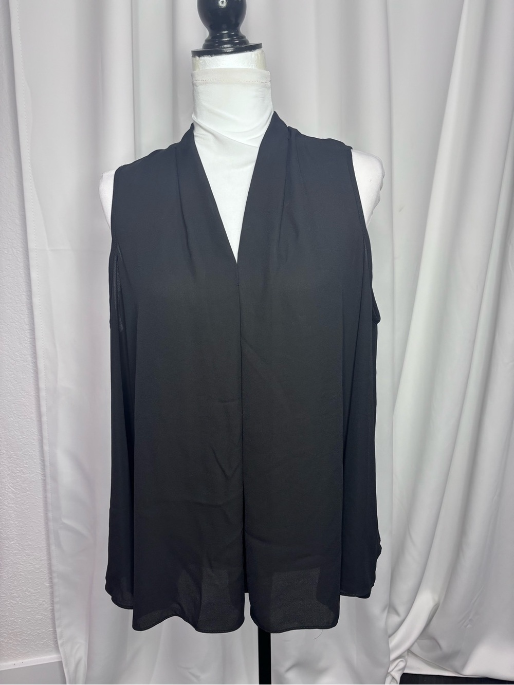 Vince Camuto Black Sleeveless Draped Open-Front Blouse